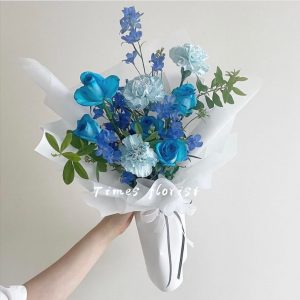 MB22 染色藍玫瑰+染色淺藍康乃馨+配花