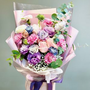 MB32 粉色玫瑰+什色康乃馨+配花
