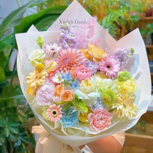 P10    大理花+粉色太陽菊+配花